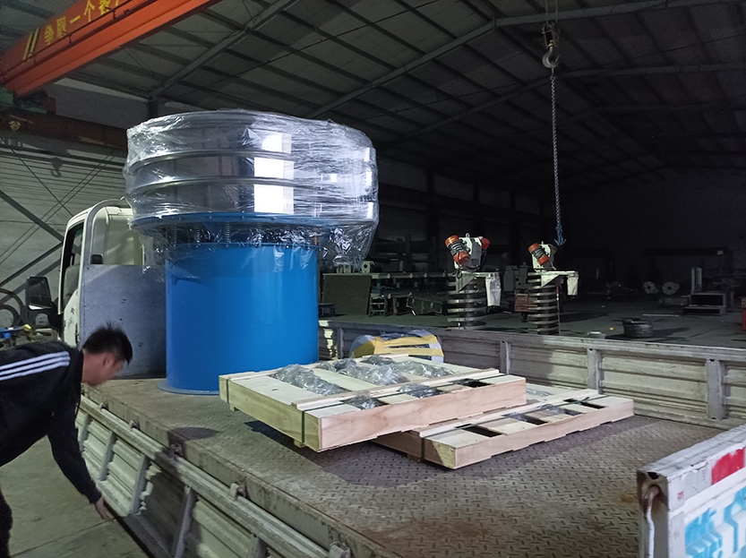 旋振篩、網(wǎng)架、電機等發(fā)貨