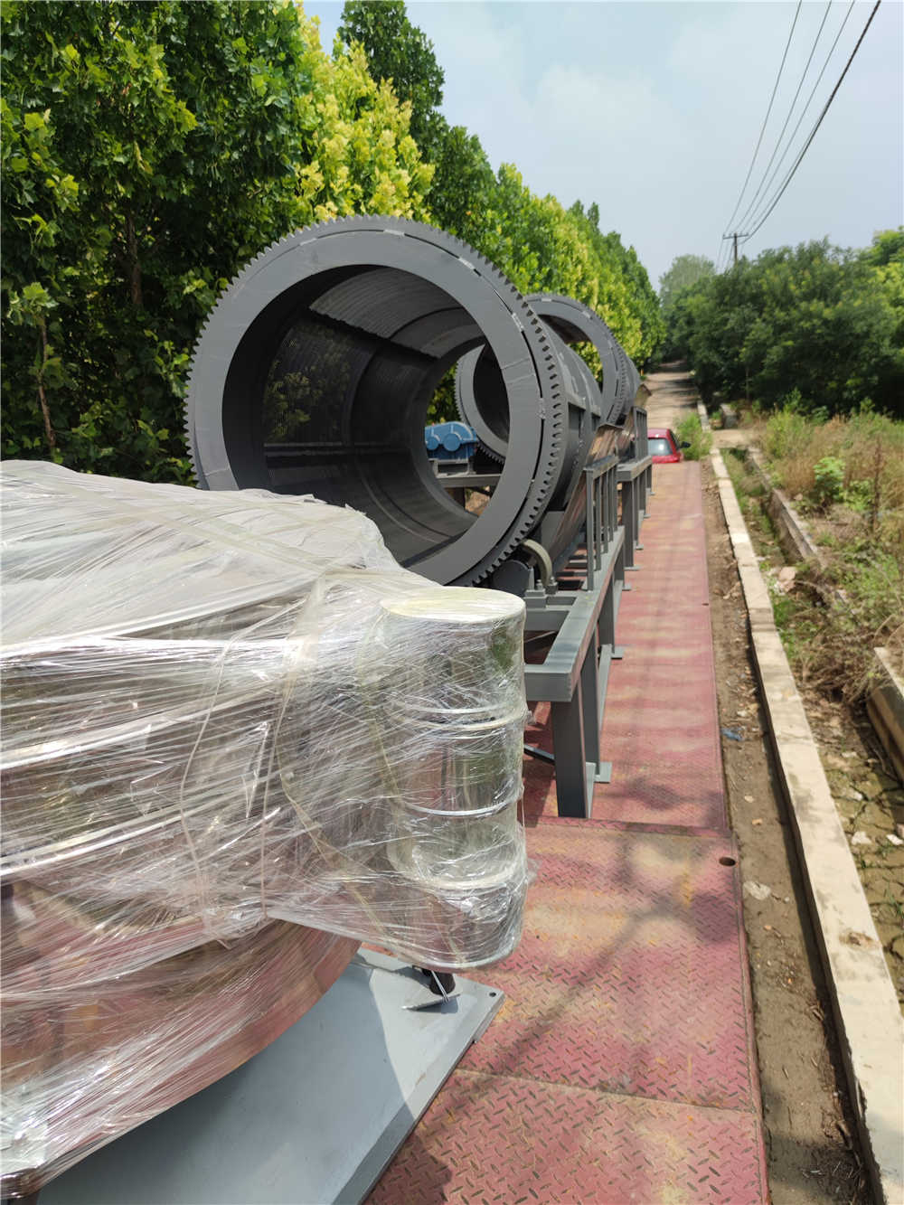 浙江紹興王經(jīng)理訂購的康振機(jī)械振動篩已發(fā)貨，預(yù)計三天后到達(dá)，請注意查收，雙方合作十分順利，康振機(jī)械機(jī)械期待與您下次合作。