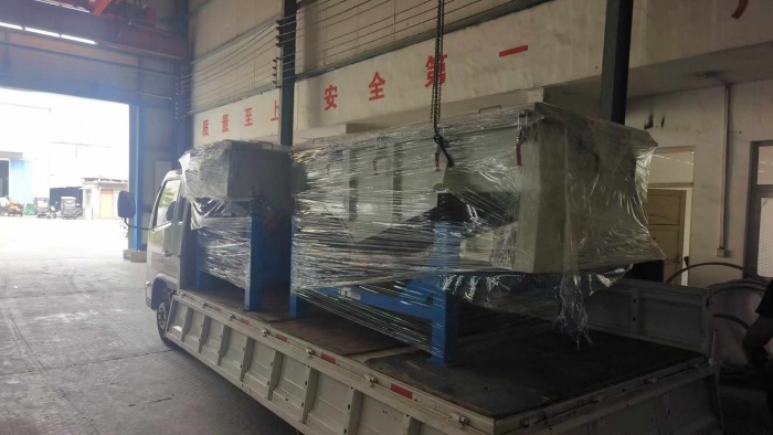 客戶定制直線篩 發(fā)貨