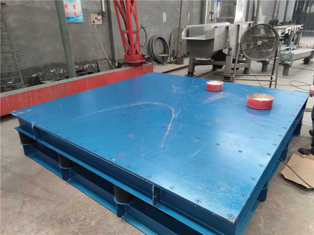 揚(yáng)州某客戶訂購(gòu)的康振機(jī)械振動(dòng)平臺(tái)于今日發(fā)出