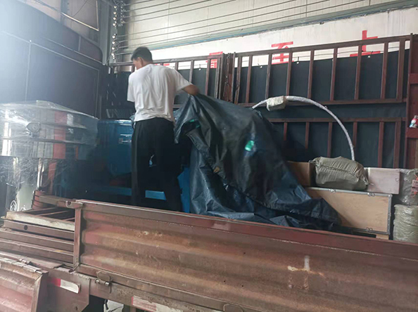 直線篩、旋振篩、崩網(wǎng)工裝發(fā)貨