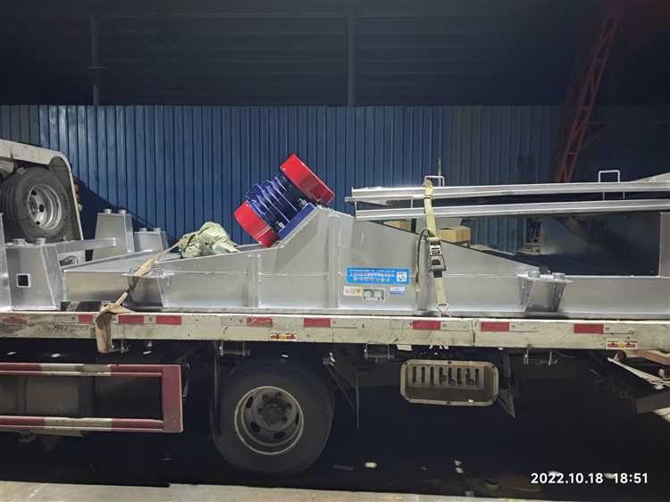 直線篩、直排篩、旋振篩、振動平臺等設(shè)備集中發(fā)貨