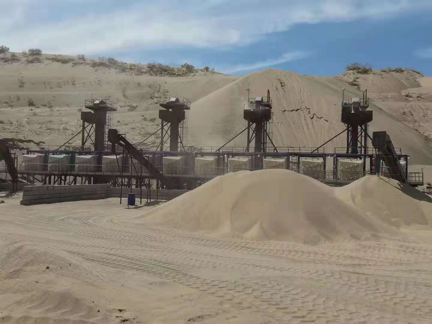 新疆某硅業(yè)上市公司設備現(xiàn)場